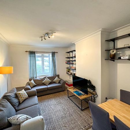 2 Bed Flat - Short Walk From Brent Cross Station Apartman Hendon Kültér fotó