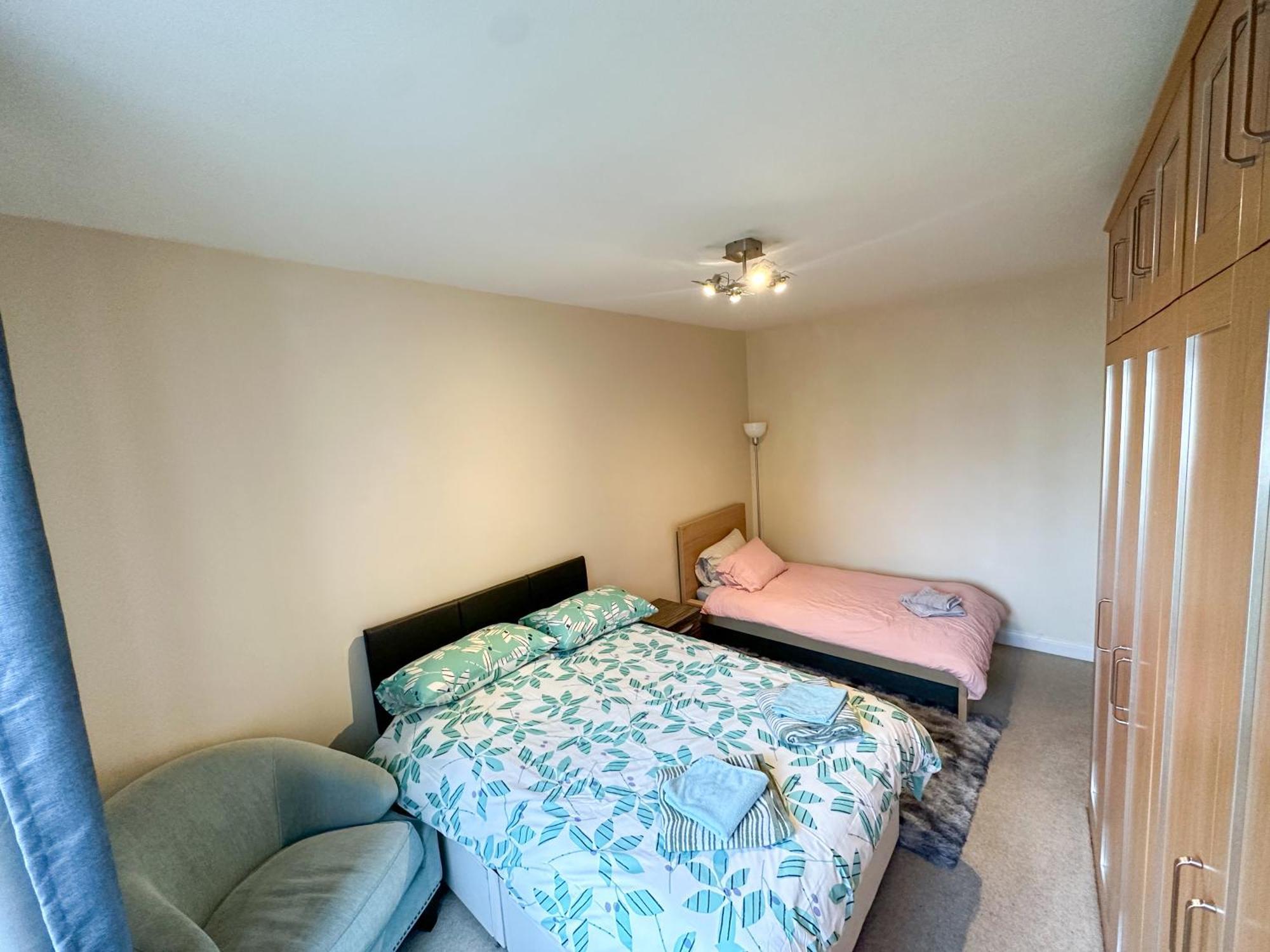 2 Bed Flat - Short Walk From Brent Cross Station Apartman Hendon Kültér fotó